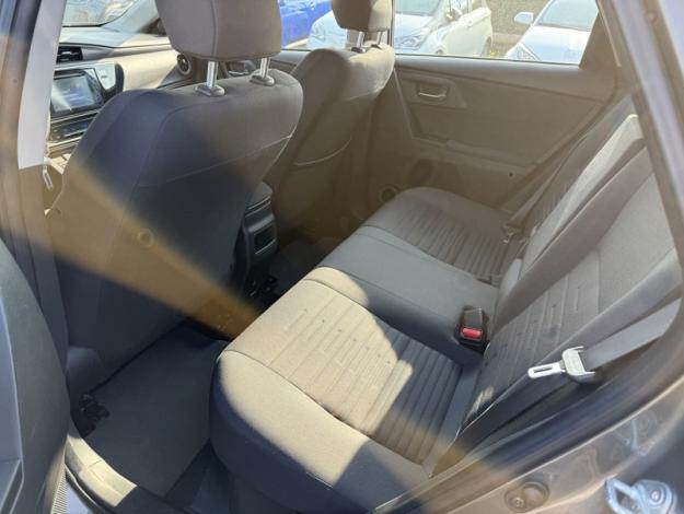 TOYOTA Auris 1.8 HYBRID 136 CVT AUTO DESIGN 16  
