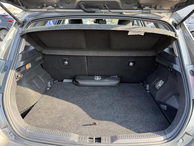 TOYOTA Auris 1.8 HYBRID 136 CVT AUTO DESIGN 16  
