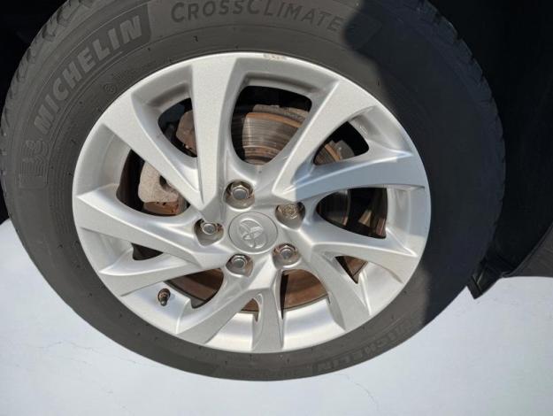 TOYOTA Auris 1.8 HYBRID 136 CVT AUTO DESIGN 16  