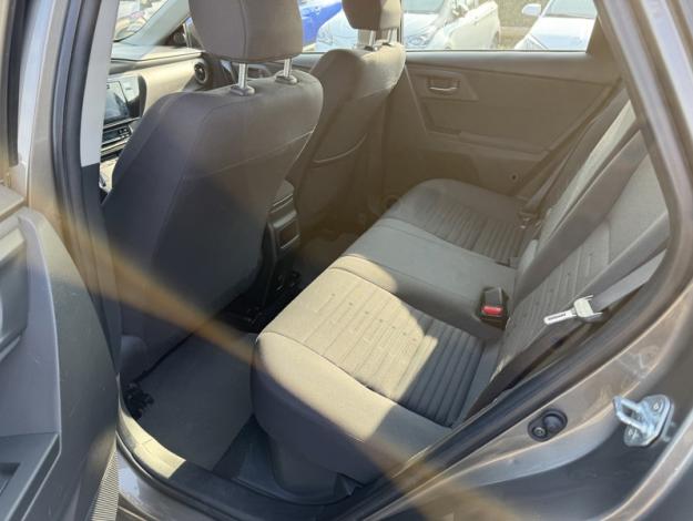 TOYOTA Auris 1.8 HYBRID 136 CVT AUTO DESIGN 16  