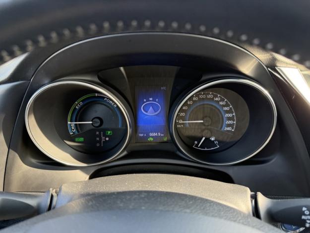 TOYOTA Auris 1.8 HYBRID 136 CVT AUTO DESIGN 16  