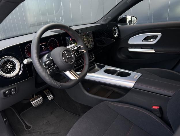 MERCEDES-BENZ CLA Coupé CLA 200 AMG Line  CLA 200 AMG Line