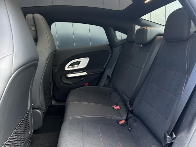 MERCEDES-BENZ CLA Coupé CLA 200 AMG Line  CLA 200 AMG Line