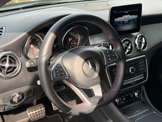 MERCEDES-BENZ GLA GLA 180 d Intuition