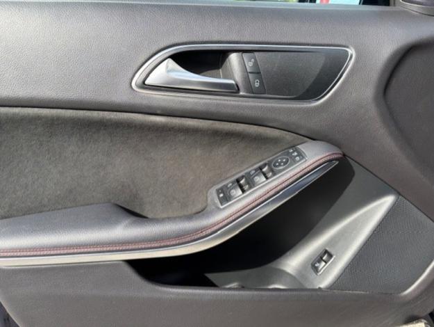 MERCEDES-BENZ GLA GLA 180 d Intuition