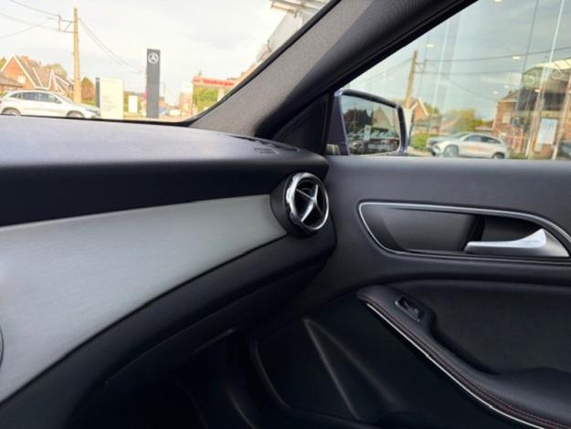MERCEDES-BENZ GLA GLA 180 d Intuition