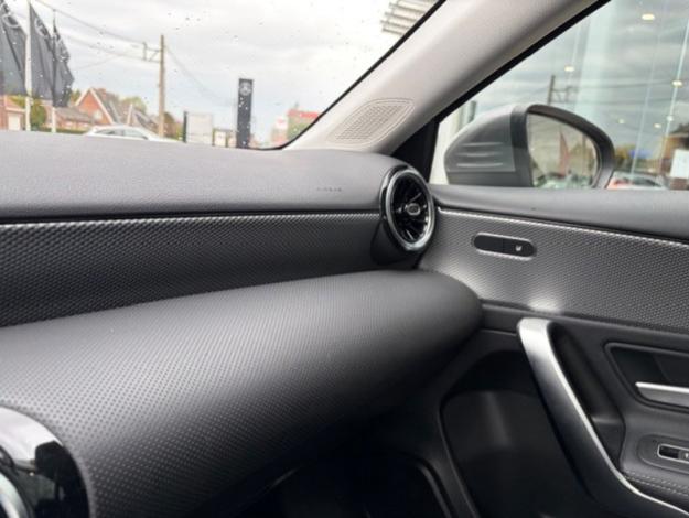 MERCEDES-BENZ A 200 Berline Luxury Line  