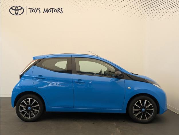 TOYOTA Aygo 1.0 VVT-i x-wave 2  