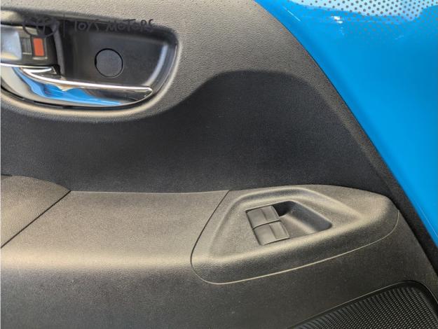 TOYOTA Aygo 1.0 VVT-i x-wave 2  