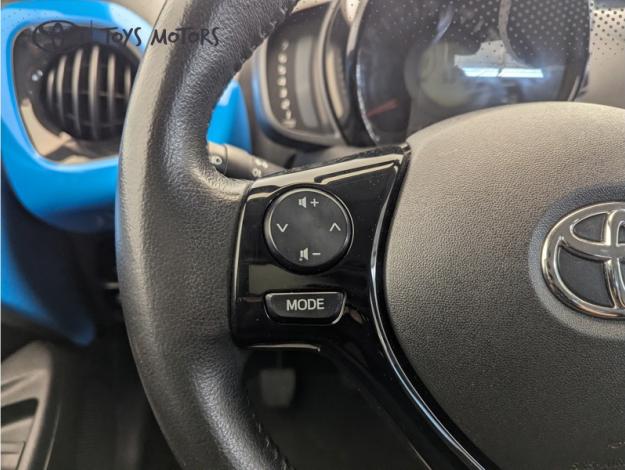 TOYOTA Aygo 1.0 VVT-i x-wave 2  