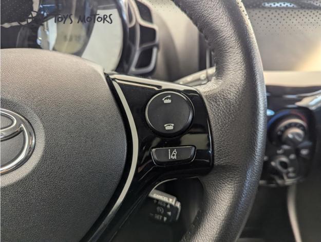TOYOTA Aygo 1.0 VVT-i x-wave 2  