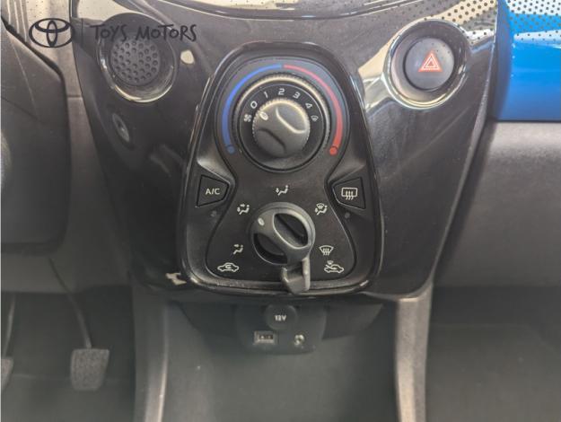 TOYOTA Aygo 1.0 VVT-i x-wave 2  