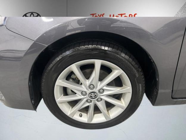 TOYOTA Prius + 136h Lounge  