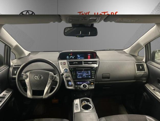 TOYOTA Prius + 136h Lounge  