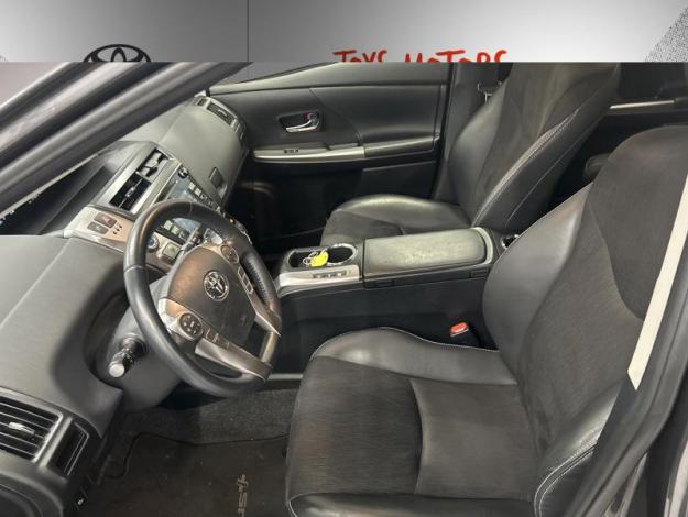 TOYOTA Prius + 136h Lounge  