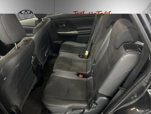 TOYOTA Prius + 136h Lounge  