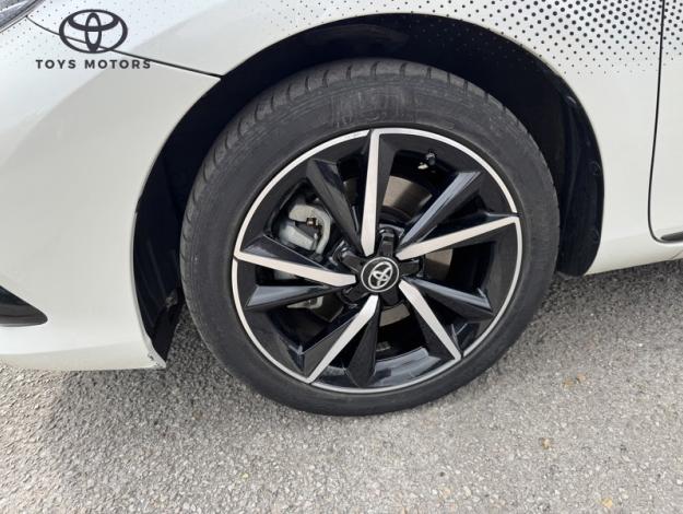 TOYOTA Auris Hybrid Collection   