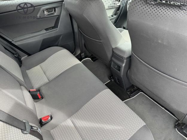 TOYOTA Auris Hybrid Collection   