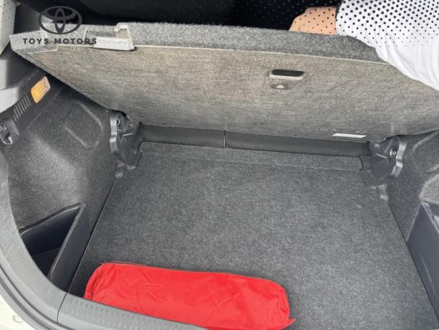 TOYOTA Auris Hybrid Collection   