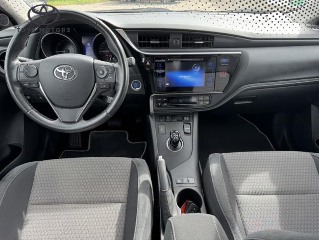 TOYOTA Auris Hybrid Collection   