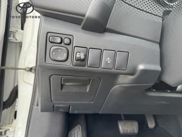 TOYOTA Auris Hybrid Collection   