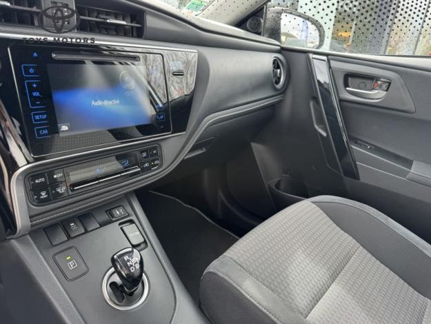 TOYOTA Auris Hybrid Collection   