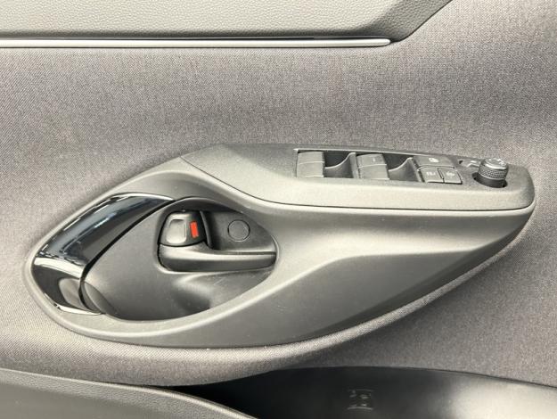 TOYOTA Yaris Cross Hybrid 2WD Design   