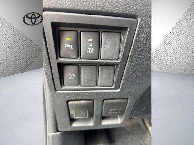 TOYOTA Hilux 2.8 D-4D X-TRA Lounge 4WD  