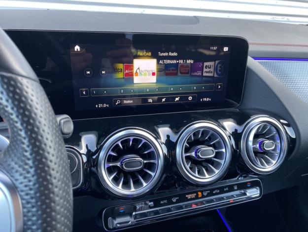 MERCEDES-BENZ EQA 250 AMG Line  