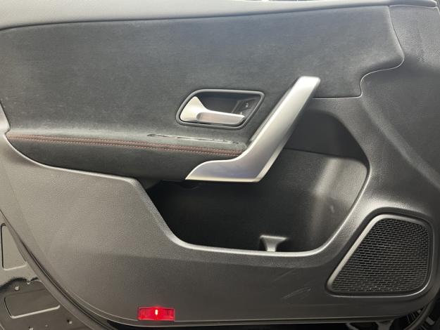 MERCEDES-BENZ Classe A 180 AMG Line  