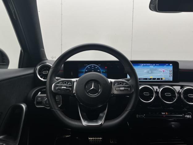 MERCEDES-BENZ Classe A 180 AMG Line  