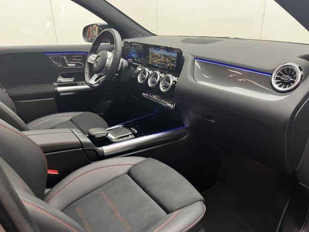 MERCEDES-BENZ GLA 250 e AMG Line  