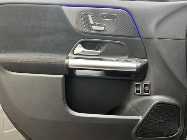 MERCEDES-BENZ GLA 250 e AMG Line  