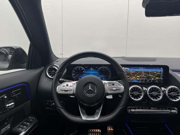 MERCEDES-BENZ GLA 250 e AMG Line  