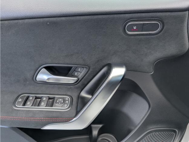 MERCEDES-BENZ Classe A 180 AMG Line  