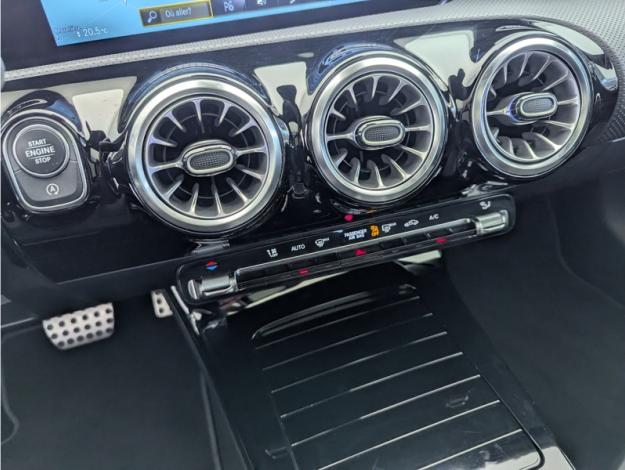 MERCEDES-BENZ Classe A 180 AMG Line  