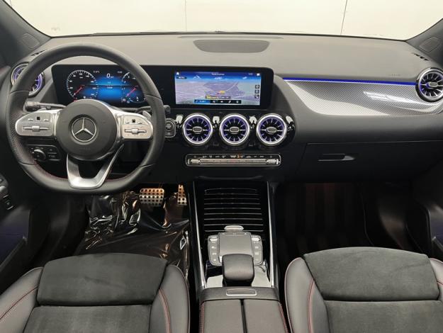 MERCEDES-BENZ GLA 200 AMG Line  