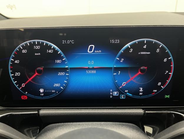 MERCEDES-BENZ GLA 200 AMG Line  