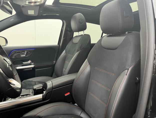 MERCEDES-BENZ GLA 200 AMG Line  