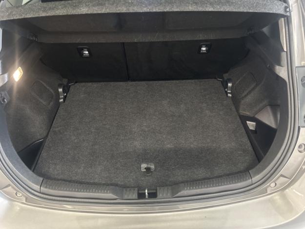 TOYOTA Auris Hybrid Design Edition  1.8 136 ch 