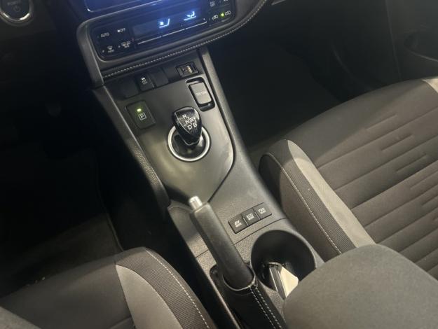TOYOTA Auris Hybrid Design Edition  1.8 136 ch 