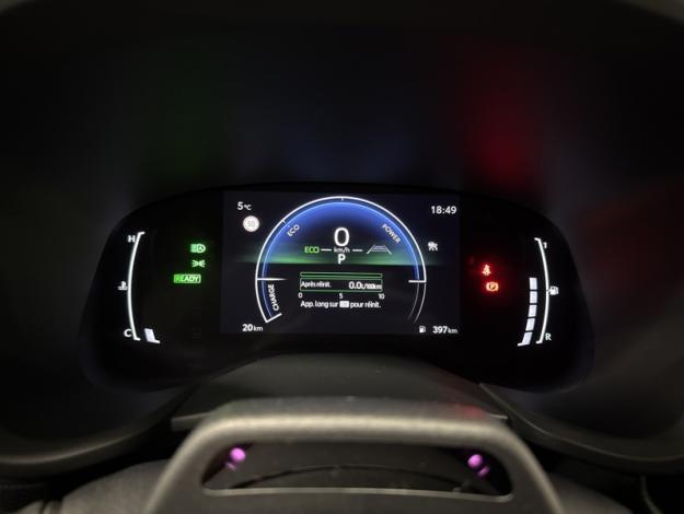 TOYOTA Aygo X Hybride 116h Graphic  AYGO X CROSSOVER 116H GRAPHIC ZENRADA VD MC26