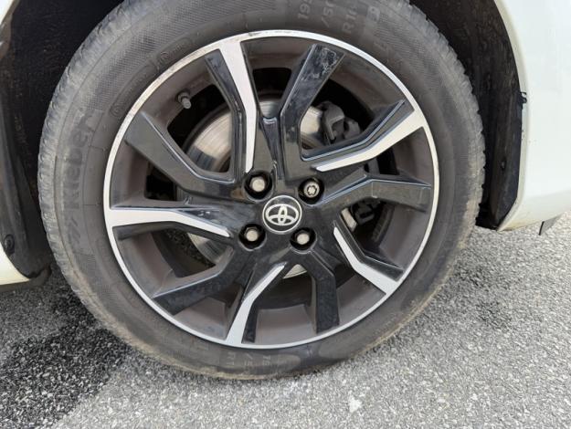 TOYOTA Yaris 1.5 VVT-I HYBRID Collection  YARIS HYBRIDE MC2 100H COLLECTION ZEN BLANC NACRE