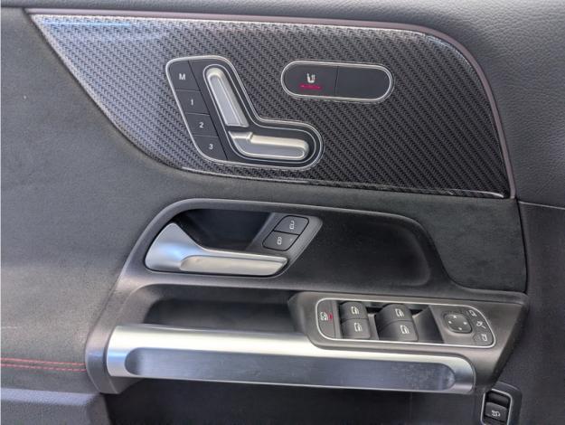 MERCEDES-BENZ GLB 200 d AMG Line  