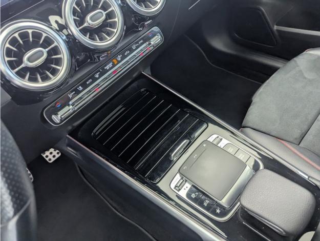 MERCEDES-BENZ GLB 200 d AMG Line  