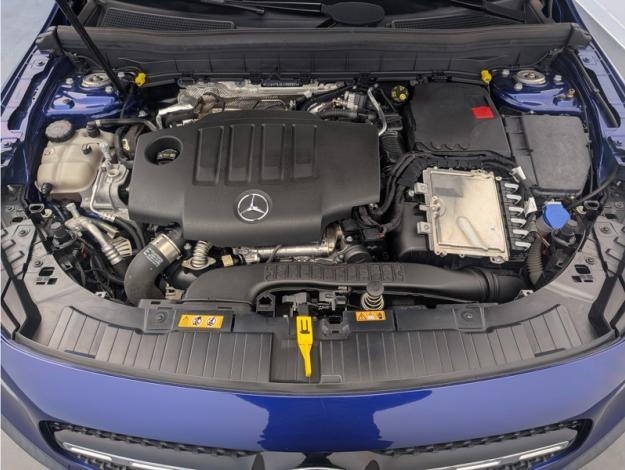 MERCEDES-BENZ GLB 200 d AMG Line  