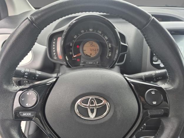 TOYOTA Aygo 1.0 VVT-i x-sport  