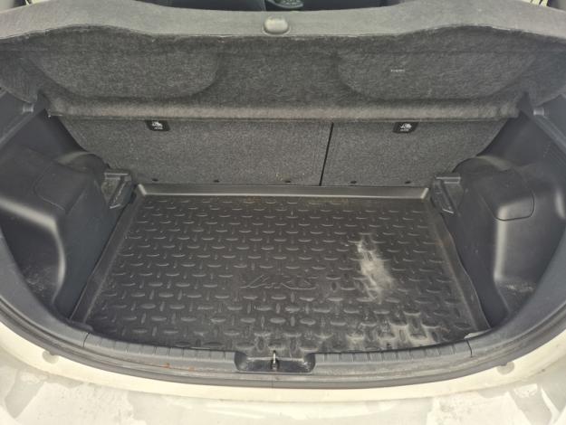 TOYOTA Yaris 100h HYBRID Dynamic  