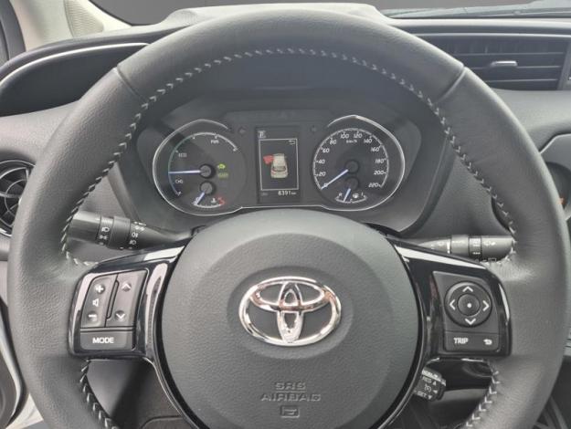 TOYOTA Yaris 100h HYBRID Dynamic  