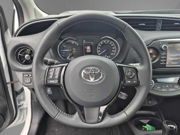 TOYOTA Yaris 100h HYBRID Dynamic  